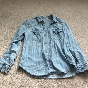 GAP Light Blue Casual Denim Shirt size M